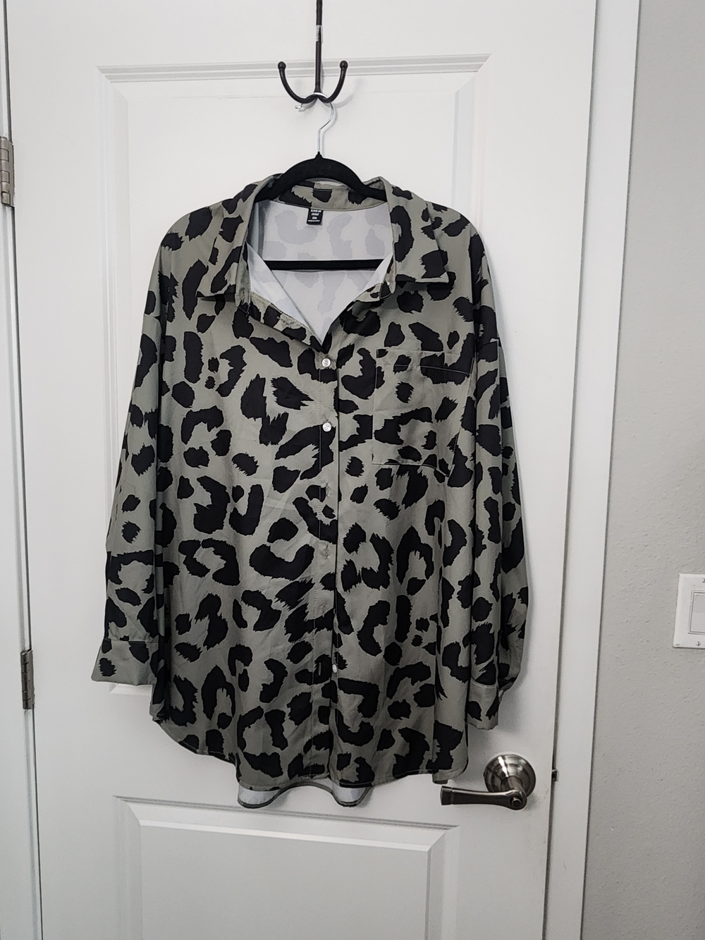 5/$30 SHEIN Curve Black and Olive Leopard Print Shirt Jacket